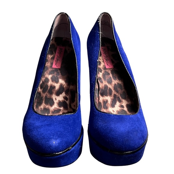 Betsey Johnson Blue Cheetah Wedge Pumps - Picture 2 of 4